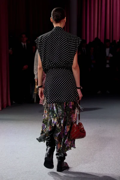 Look 74